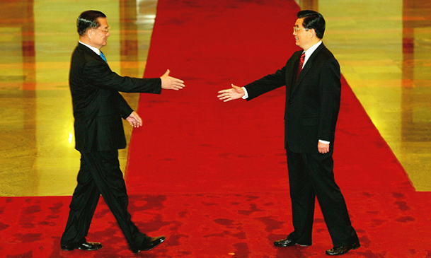 2005年4月29日，中共中央总书记胡锦涛在人民大会堂会见了中国国民党主席连战。